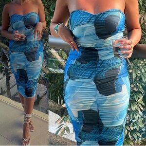 Princess Polly- Blue Multicolor Sweetheart Strapless Bodycon Midi Dress Size 8